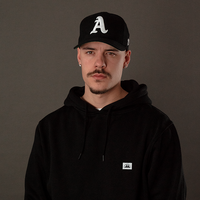 BMS Embroidery Box Logo Hoodie (schwarz/weiß) - Blue Mountain Store