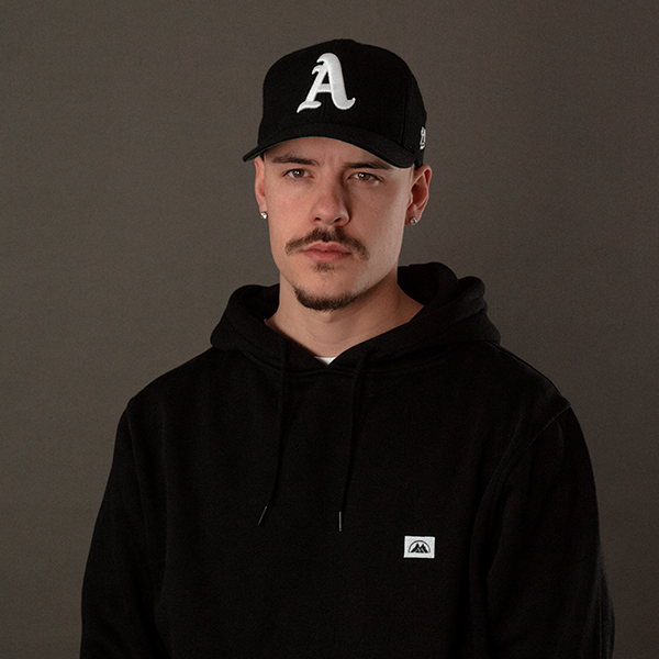 BMS Embroidery Box Logo Hoodie (schwarz/weiß) - Blue Mountain Store